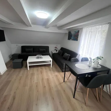 Team At Gemuetliches Dachgeschossapartment Daire *